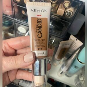 Revlon Candid Foundation